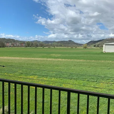 アパート Nella's